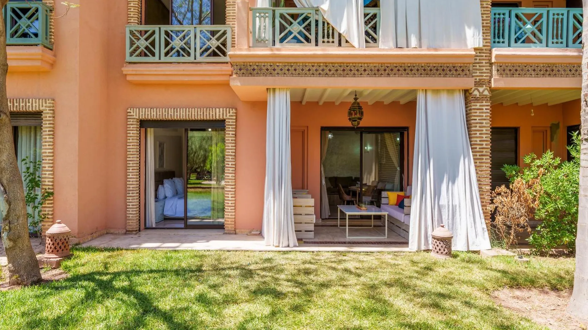 Chill On The Green Oasis Poolside Luxury Marrakesh Marruecos