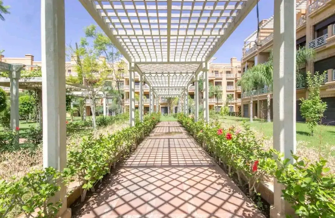 Chill On The Green Oasis Poolside Luxury Marrakesh Apartment