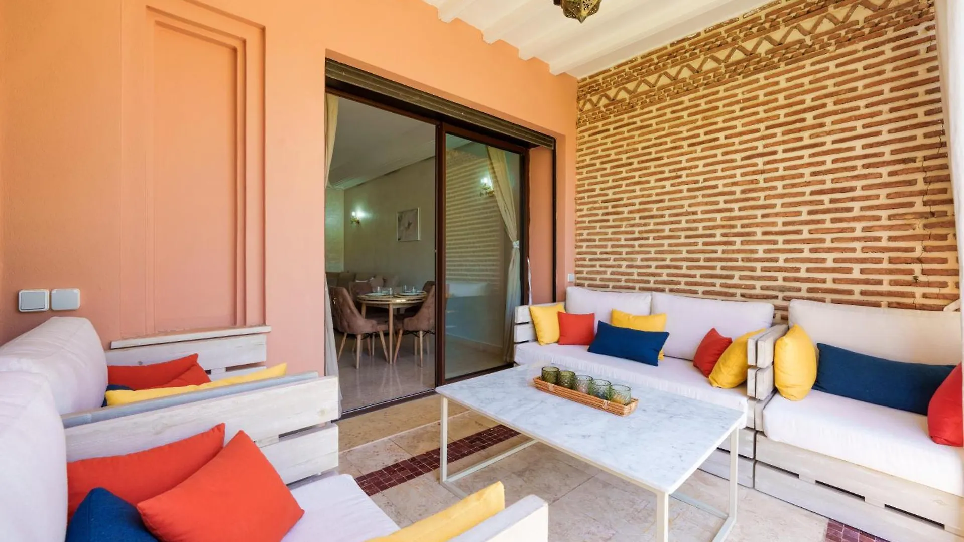 Chill On The Green Oasis Poolside Luxury Marrakesh Apartment